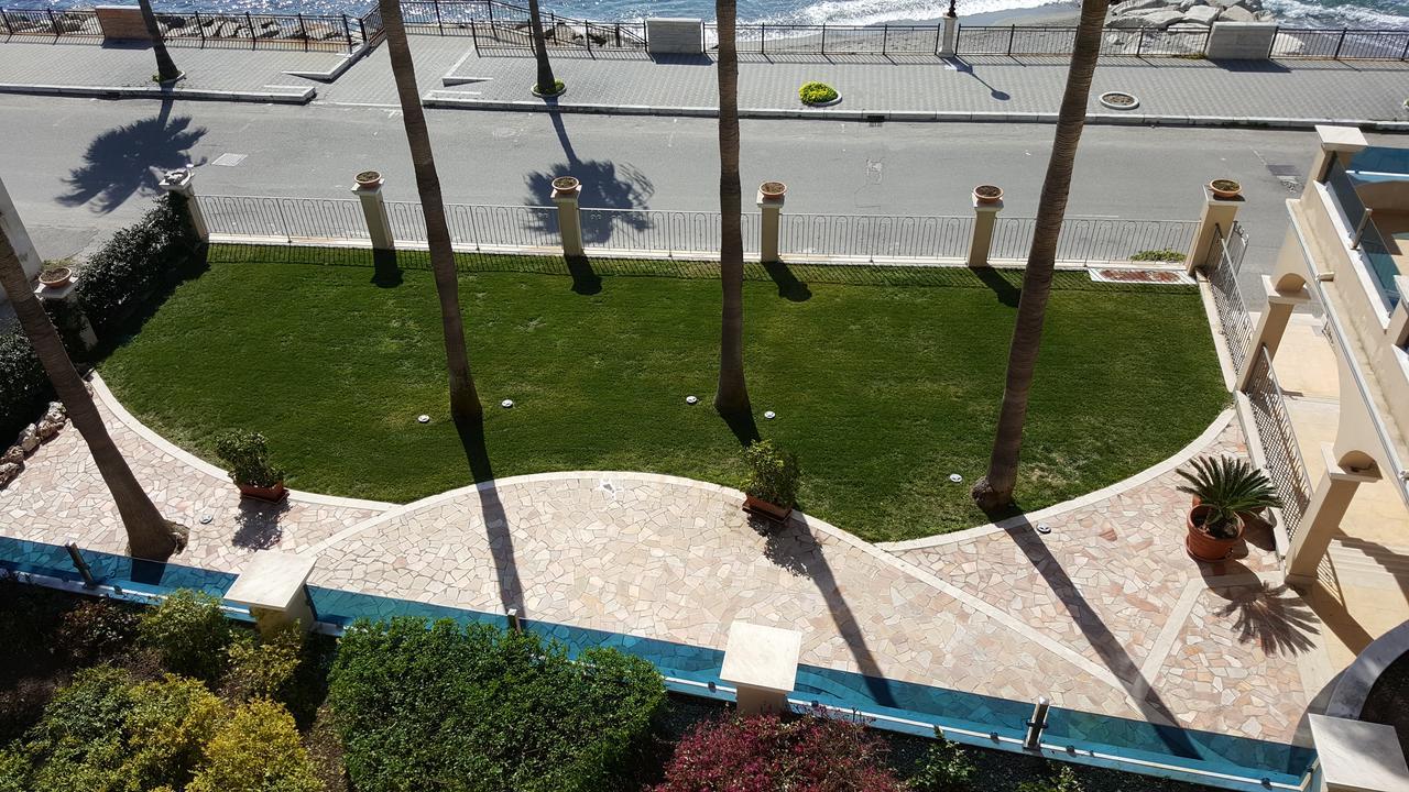 Gardenia Hotel لاتْسّارو المظهر الخارجي الصورة
