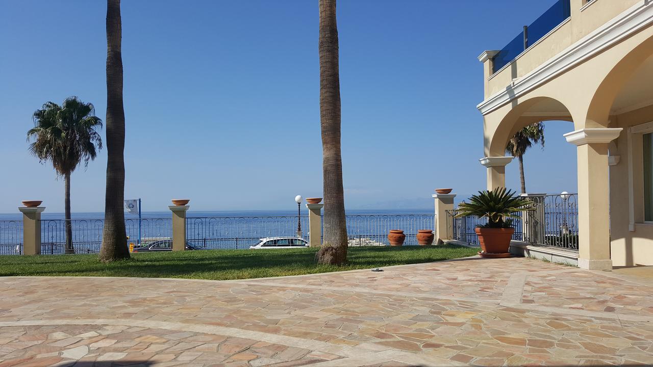 Gardenia Hotel لاتْسّارو المظهر الخارجي الصورة