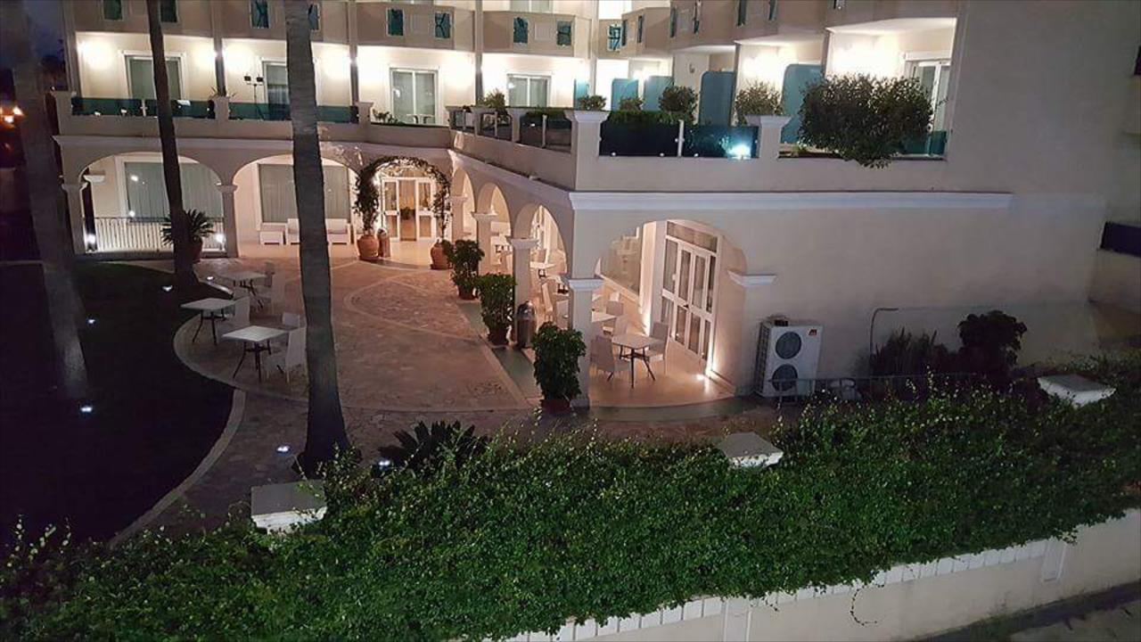 Gardenia Hotel لاتْسّارو المظهر الخارجي الصورة